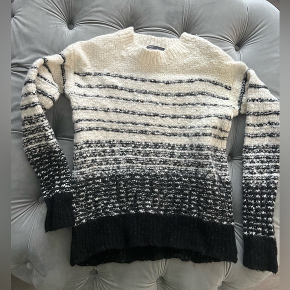 Vince Sweaters - VINCE SWEATER SIZE S